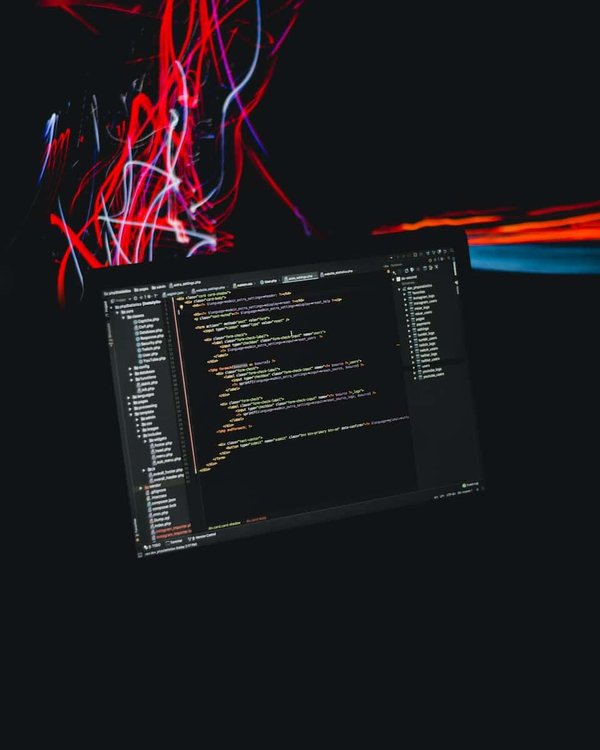 Gestion de projet informatique efficace : stratégies et outils pour managers et équipes innovantes